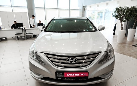 Hyundai Sonata VI, 2011 год, 950 000 рублей, 6 фотография