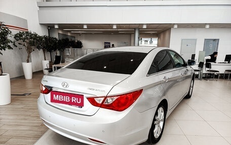 Hyundai Sonata VI, 2011 год, 950 000 рублей, 9 фотография