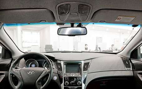 Hyundai Sonata VI, 2011 год, 950 000 рублей, 18 фотография