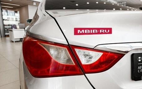 Hyundai Sonata VI, 2011 год, 950 000 рублей, 13 фотография