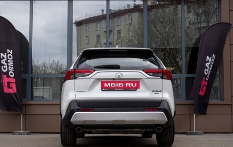 Toyota RAV4, 2025 год, 3 890 000 рублей, 5 фотография