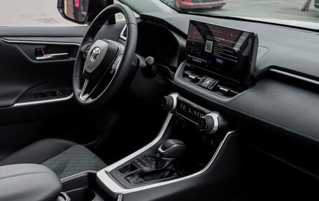 Toyota RAV4, 2025 год, 3 890 000 рублей, 16 фотография