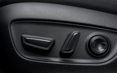 Toyota RAV4, 2025 год, 3 890 000 рублей, 18 фотография