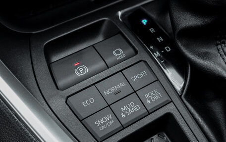 Toyota RAV4, 2025 год, 3 890 000 рублей, 21 фотография