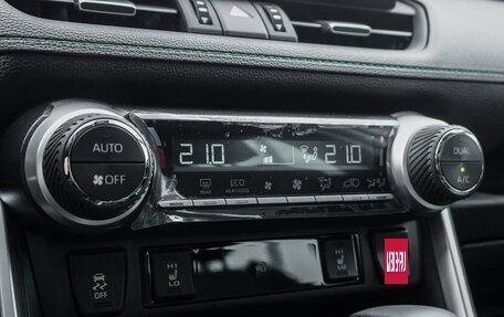 Toyota RAV4, 2025 год, 3 890 000 рублей, 24 фотография