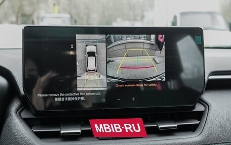 Toyota RAV4, 2025 год, 3 890 000 рублей, 25 фотография