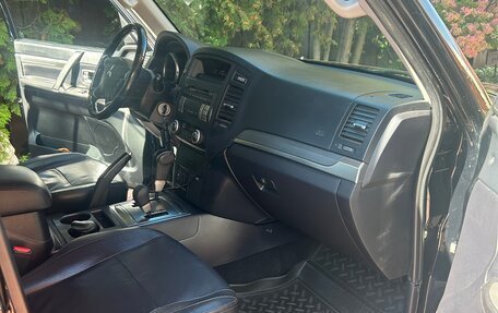 Mitsubishi Pajero IV, 2011 год, 2 400 000 рублей, 6 фотография