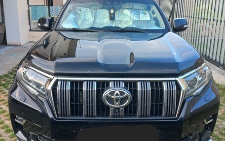 Toyota Land Cruiser Prado 150 рестайлинг 2, 2018 год, 4 300 000 рублей, 1 фотография