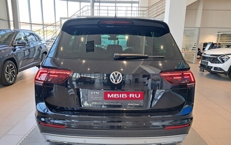 Volkswagen Tiguan II, 2020 год, 3 039 000 рублей, 10 фотография