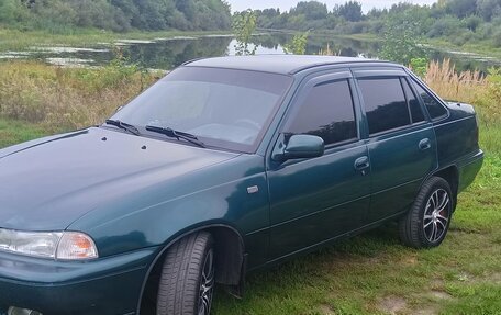 Daewoo Nexia I рестайлинг, 1995 год, 250 000 рублей, 2 фотография