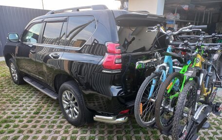 Toyota Land Cruiser Prado 150 рестайлинг 2, 2018 год, 4 300 000 рублей, 2 фотография