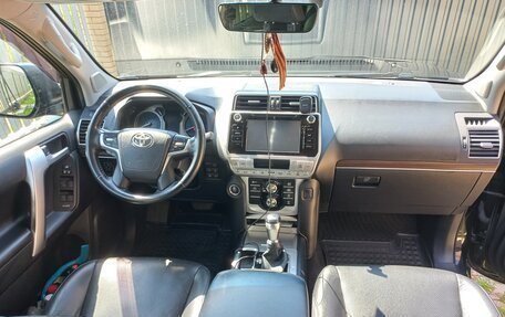Toyota Land Cruiser Prado 150 рестайлинг 2, 2018 год, 4 300 000 рублей, 9 фотография