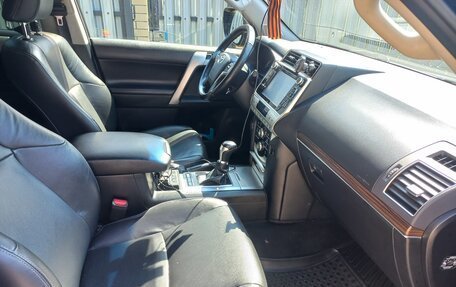 Toyota Land Cruiser Prado 150 рестайлинг 2, 2018 год, 4 300 000 рублей, 13 фотография