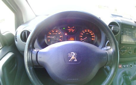 Peugeot Partner II рестайлинг 2, 2012 год, 550 000 рублей, 27 фотография