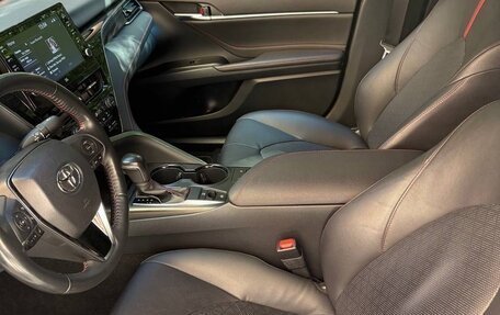 Toyota Camry, 2022 год, 3 225 000 рублей, 10 фотография
