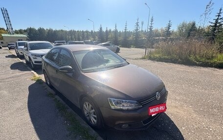 Volkswagen Jetta VI, 2014 год, 1 250 000 рублей, 2 фотография
