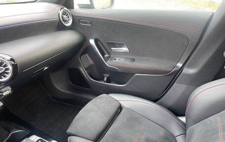 Mercedes-Benz CLA, 2019 год, 3 100 000 рублей, 12 фотография