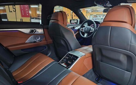 BMW 8 серия, 2021 год, 6 400 000 рублей, 12 фотография