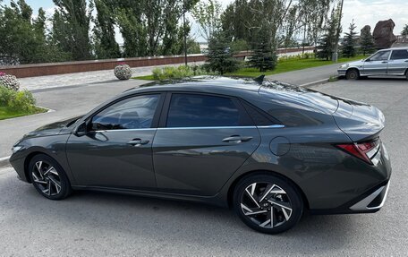 Hyundai Elantra, 2023 год, 2 250 000 рублей, 8 фотография