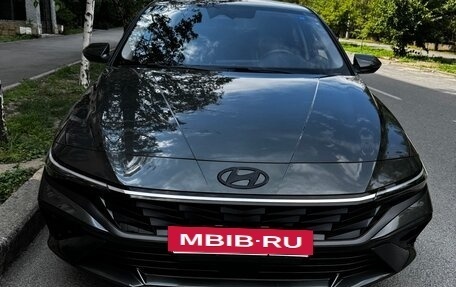 Hyundai Elantra, 2023 год, 2 250 000 рублей, 2 фотография