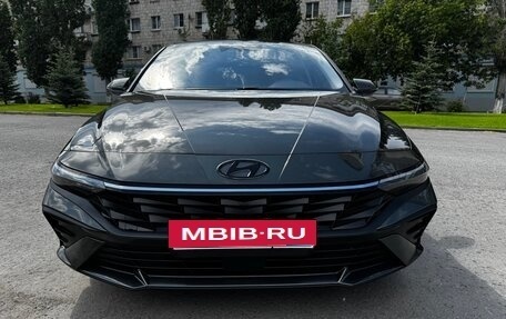 Hyundai Elantra, 2023 год, 2 250 000 рублей, 10 фотография