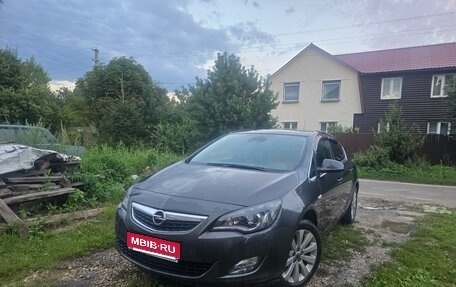 Opel Astra J, 2011 год, 900 000 рублей, 1 фотография