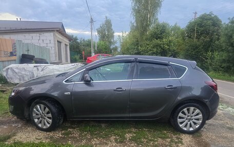 Opel Astra J, 2011 год, 900 000 рублей, 2 фотография