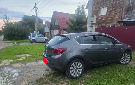 Opel Astra J, 2011 год, 900 000 рублей, 4 фотография