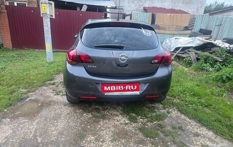 Opel Astra J, 2011 год, 900 000 рублей, 3 фотография
