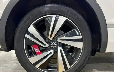 Volkswagen Tiguan II, 2022 год, 2 490 000 рублей, 19 фотография