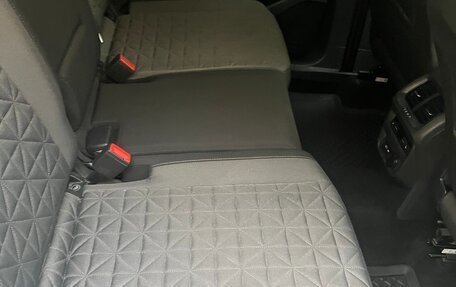 Volkswagen Tiguan II, 2021 год, 2 450 000 рублей, 14 фотография