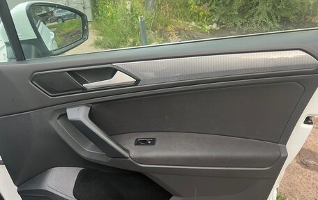 Volkswagen Tiguan II, 2021 год, 2 450 000 рублей, 18 фотография
