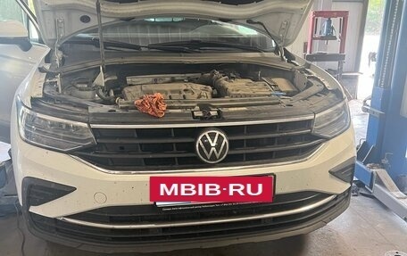 Volkswagen Tiguan II, 2021 год, 2 450 000 рублей, 13 фотография