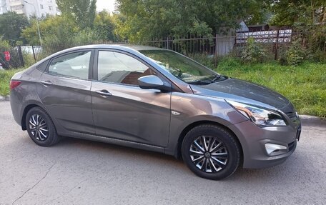 Hyundai Solaris II рестайлинг, 2015 год, 750 000 рублей, 1 фотография