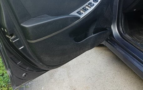 Hyundai Solaris II рестайлинг, 2015 год, 750 000 рублей, 22 фотография