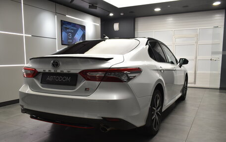Toyota Camry, 2021 год, 3 200 000 рублей, 6 фотография