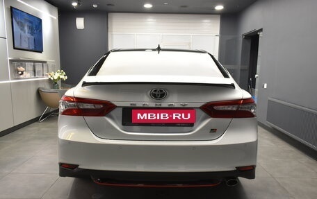 Toyota Camry, 2021 год, 3 200 000 рублей, 5 фотография