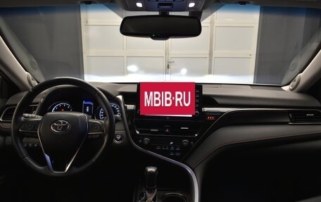 Toyota Camry, 2021 год, 3 200 000 рублей, 9 фотография