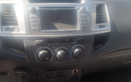 Toyota Hilux VII, 2012 год, 1 300 000 рублей, 6 фотография