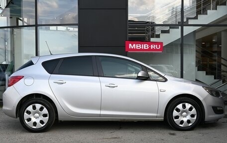 Opel Astra J, 2013 год, 880 000 рублей, 9 фотография