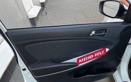 Hyundai Solaris II рестайлинг, 2013 год, 800 000 рублей, 14 фотография