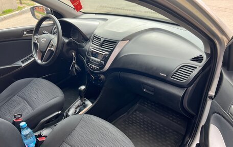 Hyundai Solaris II рестайлинг, 2015 год, 985 000 рублей, 16 фотография