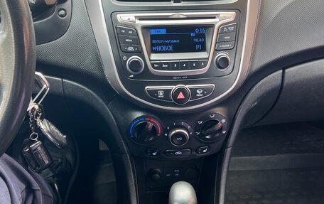 Hyundai Solaris II рестайлинг, 2015 год, 985 000 рублей, 18 фотография