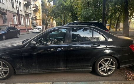 Mercedes-Benz C-Класс, 2011 год, 1 000 000 рублей, 4 фотография