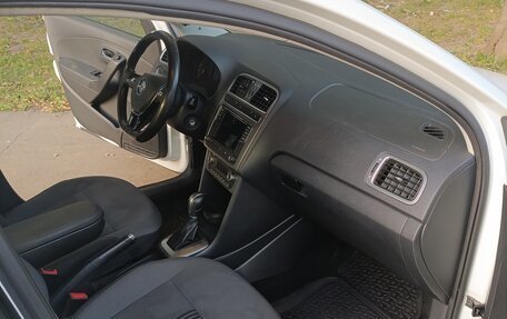 Volkswagen Polo VI (EU Market), 2017 год, 1 000 000 рублей, 8 фотография