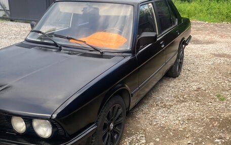 BMW 5 серия, 1984 год, 180 000 рублей, 3 фотография