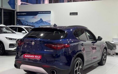 Alfa Romeo Stelvio, 2017 год, 2 399 900 рублей, 4 фотография