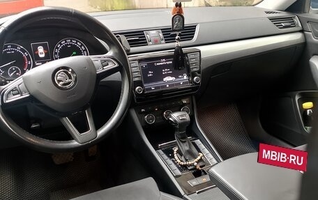 Skoda Superb III рестайлинг, 2017 год, 1 900 000 рублей, 6 фотография