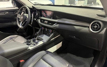 Alfa Romeo Stelvio, 2017 год, 2 399 900 рублей, 12 фотография