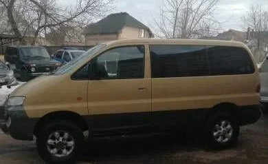 Hyundai H-1 II рестайлинг, 2002 год, 1 350 000 рублей, 1 фотография